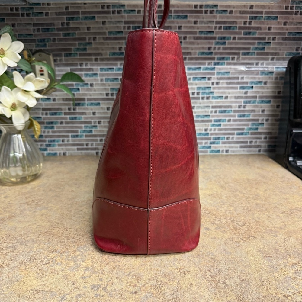 NWT Frye Melissa Shopper Berry Lacquer tote purse - Picture 4 of 7